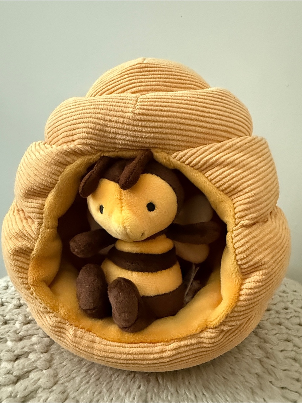 Honeyhome Bee - Retired - Picture 2 of 9